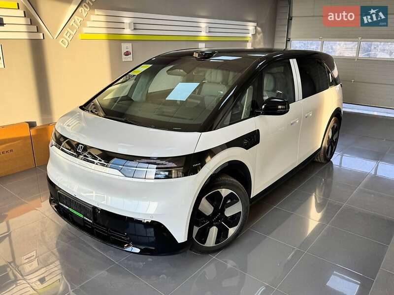 Минивэн Zeekr Mix 2025 в 