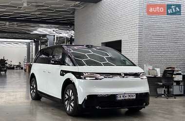 Минивэн Zeekr Mix 2024 в Киеве