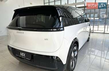 Минивэн Zeekr Mix 2025 в 