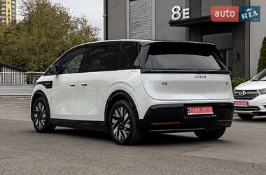 Минивэн Zeekr Mix 2024 в 