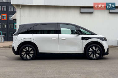 Минивэн Zeekr Mix 2025 в Киеве