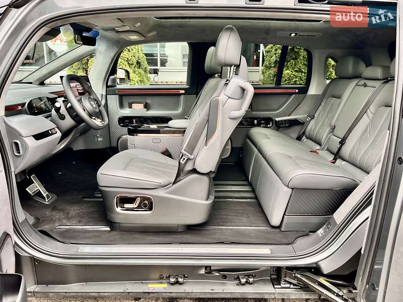 Мінівен Zeekr Mix 2024 в Києві