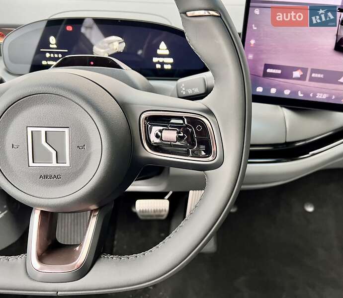 Мінівен Zeekr Mix 2024 в Києві