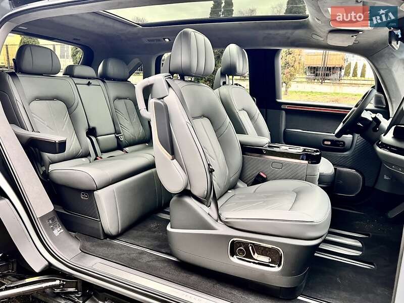 Мінівен Zeekr Mix 2024 в Києві