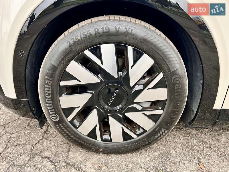 Мінівен Zeekr Mix 2024 в Києві