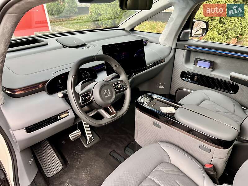 Мінівен Zeekr Mix 2024 в Києві