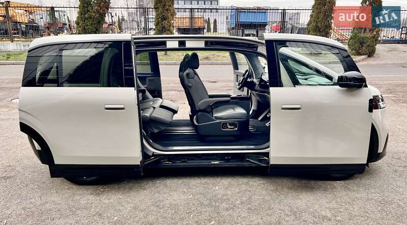 Мінівен Zeekr Mix 2024 в Києві