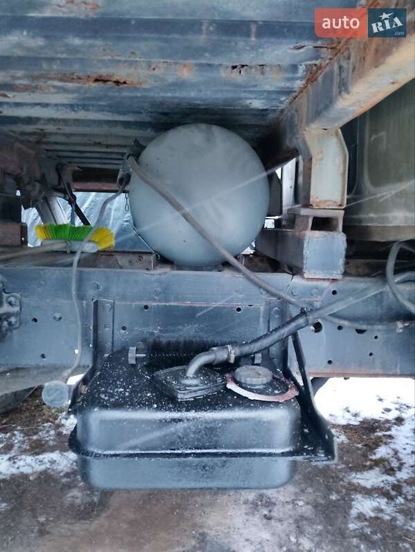 Самосвал ЗИЛ 130 1988 в Тараще