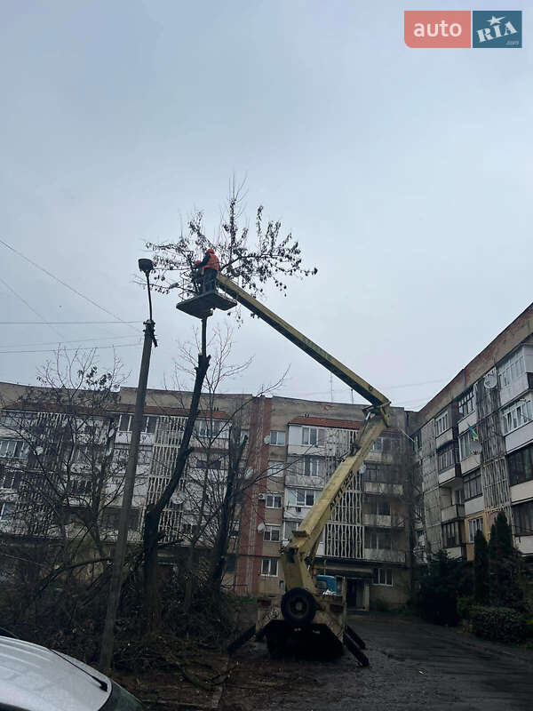 Автовышка ЗИЛ 130 1986 в Мукачево