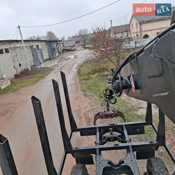 Лесовоз / Сортиментовоз ЗИЛ 131 1983 в Коростене