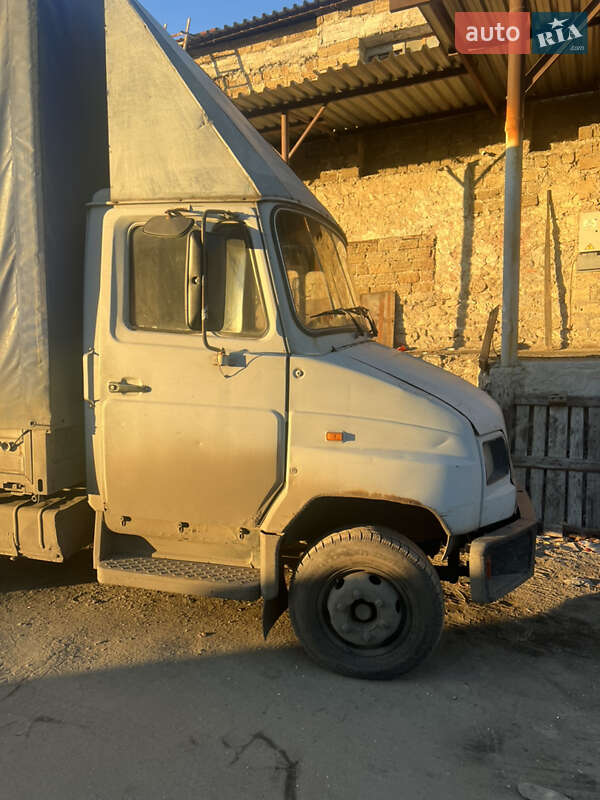 Грузовой фургон ЗИЛ 5301 (Бычок) 2000 в Николаеве