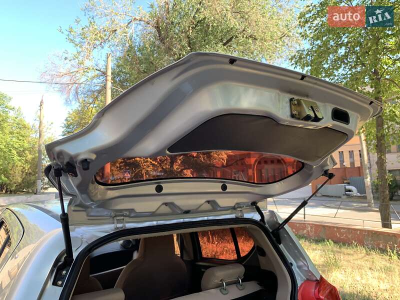 Хетчбек Zotye Z100 2015 в Кривому Розі фото 37 Хетчбек Zotye Z100 2015 в Кривому Розі