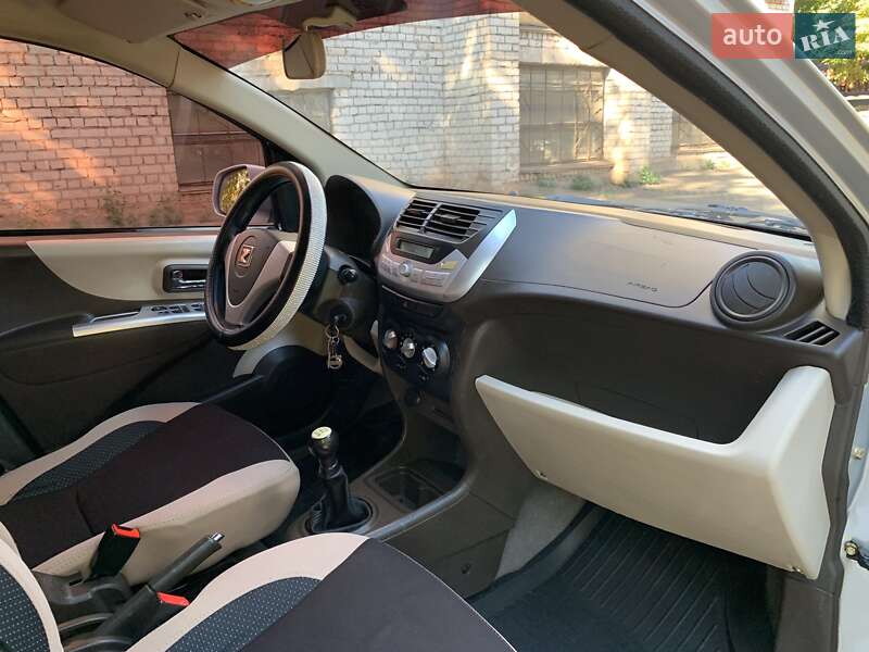 Хетчбек Zotye Z100 2015 в Кривому Розі фото 25 Хетчбек Zotye Z100 2015 в Кривому Розі