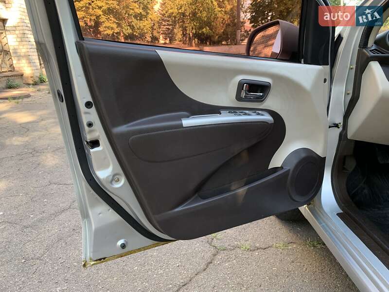 Хетчбек Zotye Z100 2015 в Кривому Розі фото 16 Хетчбек Zotye Z100 2015 в Кривому Розі