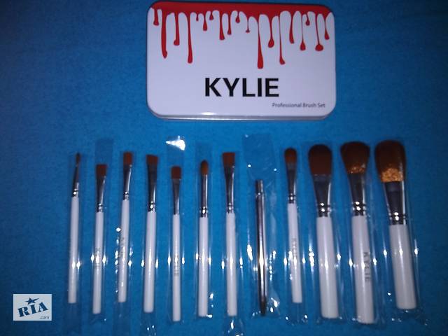 Набор кистей для макияжа Kylie Professional Brush Set