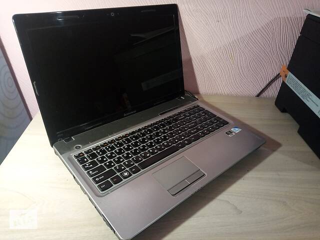 Ноутбук Lenovo IdeaPad Z560