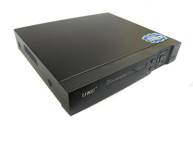 Видеорегистратор DVR регистратор 4 канальный UKC CAD 1204 AHD