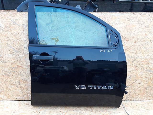 купить бу Nissan Titan 2004-2015 Дверь передняя правая в Чернигове