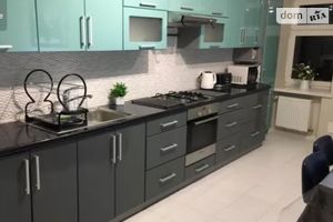 Продается 3-комнатная квартира 90 кв. м в Тернополе