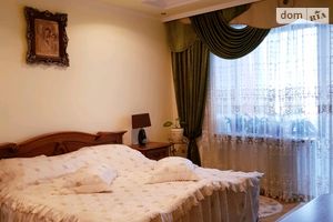 Продается 3-комнатная квартира 91 кв. м в Тернополе