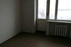 Продается 1-комнатная квартира 35 кв. м в Черняхове