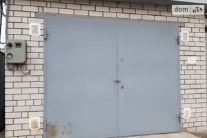 Продається місце в гаражному кооперативі під легкове авто на 20 кв. м