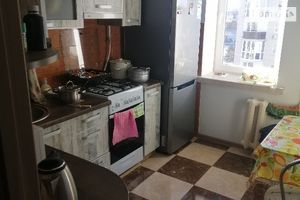 Продается 2-комнатная квартира 52 кв. м в Чернигове
