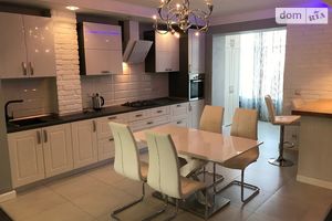 Сдается в аренду 3-комнатная квартира 95 кв. м в Виннице