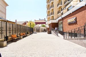 Продається офіс 131 кв. м в житловому фонді