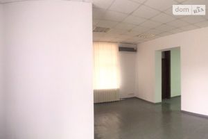Продается офис 260 кв. м в нежилом помещении в жилом доме