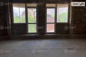 Продається офіс 340 кв. м в нежитловому приміщені в житловому будинку