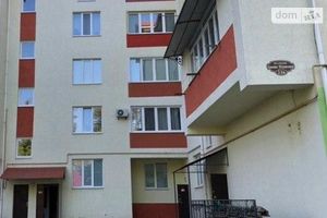 Продається 3-кімнатна квартира 76.2 кв. м у Чернівцях