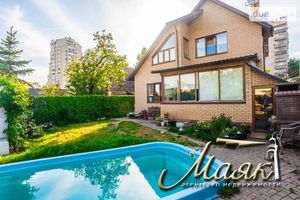Продается дом на 2 этажа 200 кв. м с беседкой