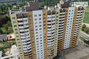 Продається 2-кімнатна квартира 63.35 кв. м у Чернігові