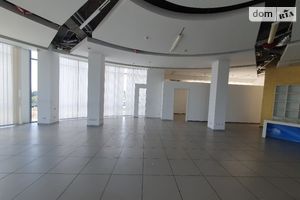 Продається офіс 691 кв. м в нежитловому приміщені в житловому будинку