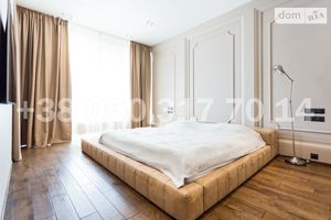 Продается 4-комнатная квартира 360 кв. м в Киеве