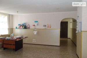 Продається офіс 94 кв. м в нежитловому приміщені в житловому будинку