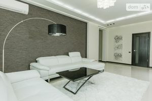 Сдается в аренду 4-комнатная квартира 190 кв. м в Киеве