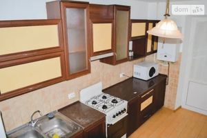 Продается 4-комнатная квартира 82 кв. м в Тернополе