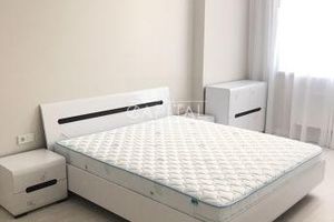 Сдается в аренду 2-комнатная квартира 82 кв. м в Киеве