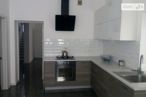 Продается дом на 2 этажа 265 кв. м с садом