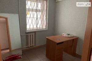 Сдается в аренду офис 42 кв. м в нежилом помещении в жилом доме