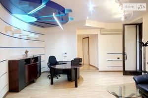 Продается офис 310 кв. м в нежилом помещении в жилом доме