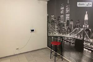 Продається офіс 140 кв. м в нежитловому приміщені в житловому будинку