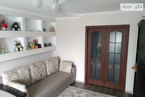 Продается 2-комнатная квартира 52 кв. м в Полтаве