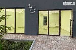 Продається торгово-розважальний комплекс 84 кв. м в 10-поверховій будівлі