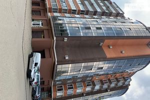 Продается 2-комнатная квартира 80 кв. м в Черновцах