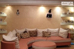 Продается 3-комнатная квартира 135 кв. м в Одессе