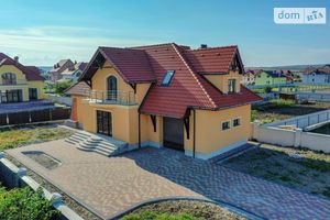 Продается дом на 2 этажа 211 кв. м с террасой