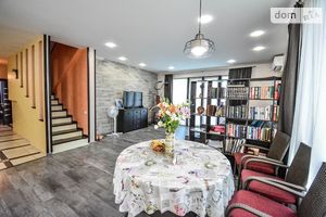 Продается дом на 2 этажа 203 кв. м с баней/сауной